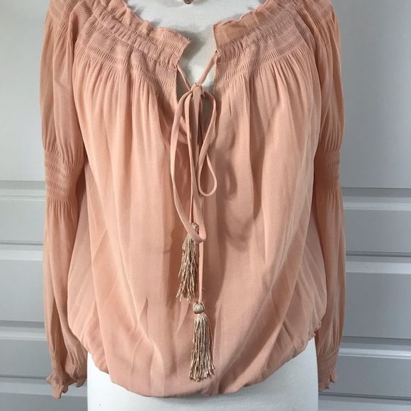 Greylin Blouse, soft blush shade. Size M - Picture 3 of 8
